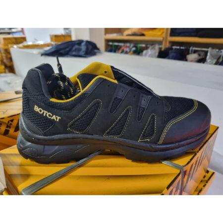 ZAPATILLA DE SEGURIDAD BOTCAT PUNTERA PVC - ULTRALIVIANA